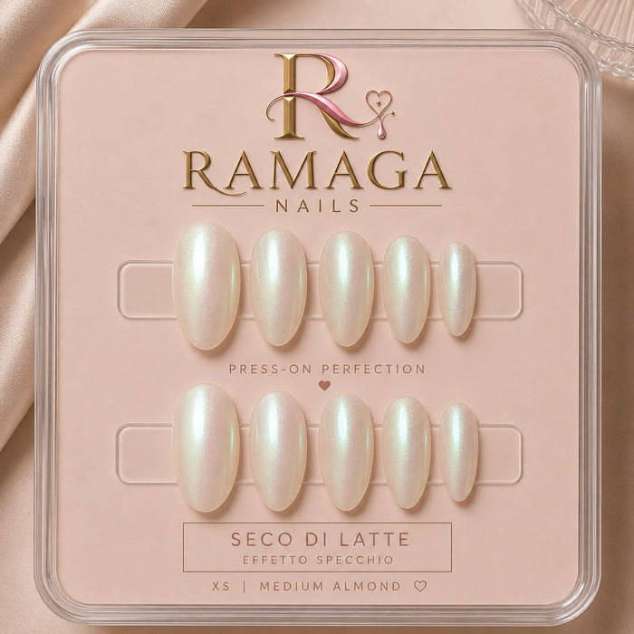 Seta di Latte in forma mandorla Ramaga Nails